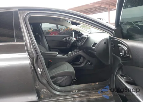 2016 Chrysler 200 Limited z USA, uszkodzony, nr VIN 1C3CCCAB0GN163884